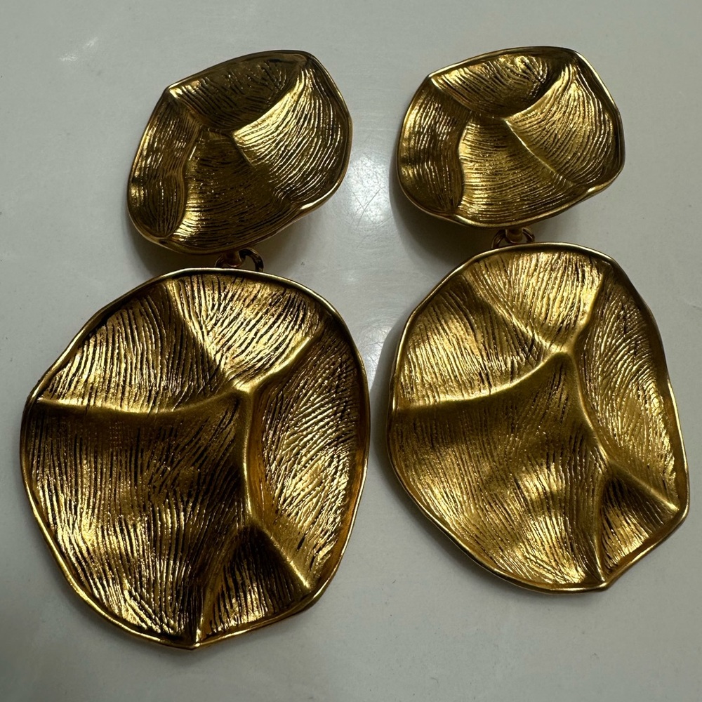 🌟 Yves Saint Laurent Sculpted Gold Petal Drop Earrings